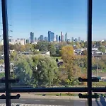 Uroczy Apartament Blisko Centrum Warszawy