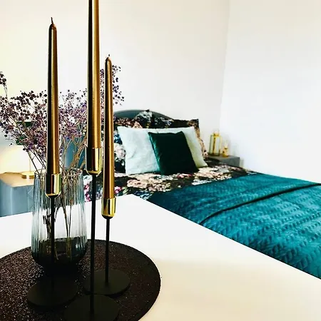 Uroczy Apartament Blisko Centrum Warszawy 아파트